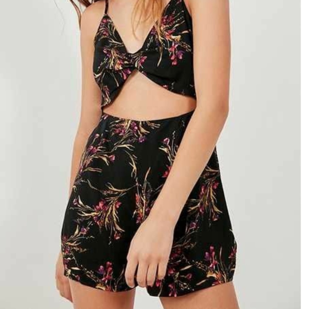 Kimchi Blue Printed Cut-Out Knot-Front Romper